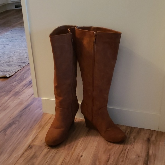 Boots - Picture 2 of 3